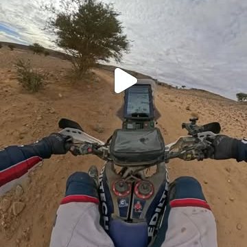 Alessandro Botturi reading the desert (video)